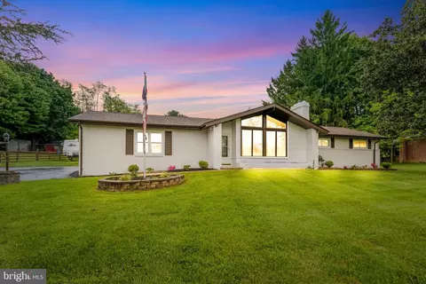 137 Country Club Rd, Dallastown, PA 17313