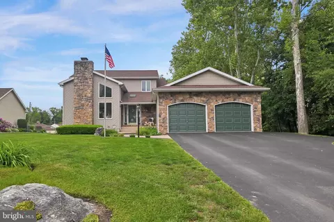 140 Ivy Ln, York, PA 17402