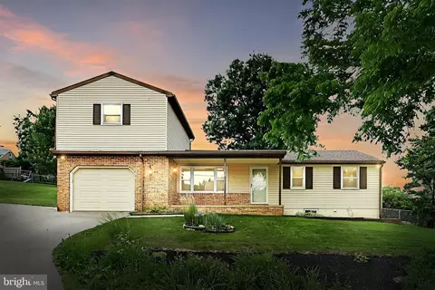 282 W Chestnut St, Dallastown, PA 17313