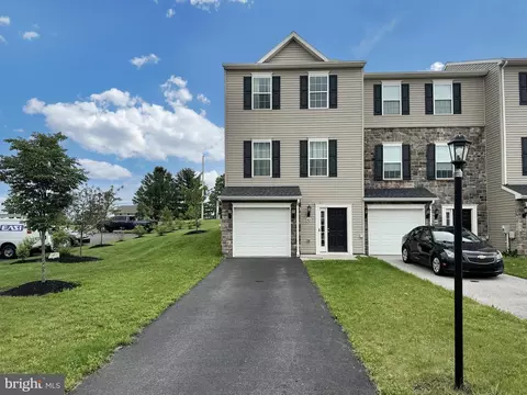 42 Holstein Dr, Hanover, PA 17331