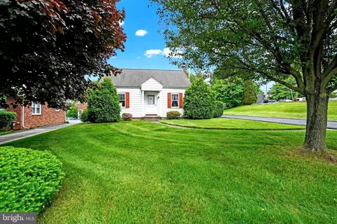 2259 S Queen St, York, PA 17402
