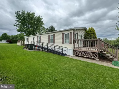 134 Mimosa Dr, York, PA 17402