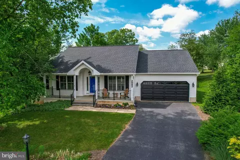 2052 Walnut Bottom Rd, York, PA 17408