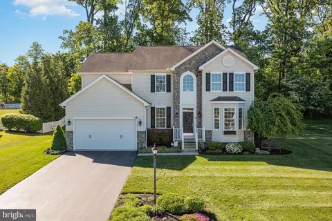 30 Alexander Dr, Hanover, PA 17331