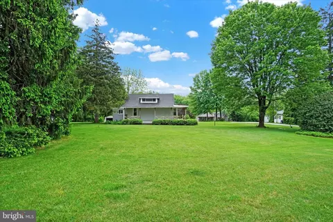 1658 Poplars Rd, York, PA 17408