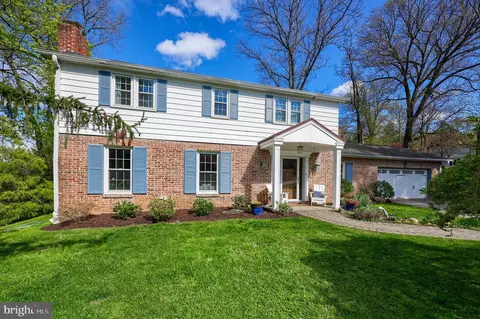1185 Woodland Dr, York, PA 17403