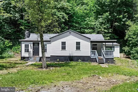 1323 Bridgeton Rd, Fawn Grove, PA 17321