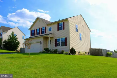 2251 Water Garden Dr, Hanover, PA 17331