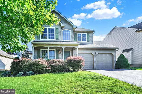 270 Thomas Armor Dr, Windsor, PA 17366