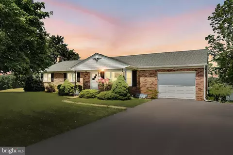 4253 Walters Hatchery Rd, York, PA 17408