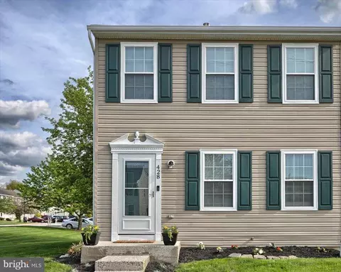 428 Friendship Ave, Hellam, PA 17406