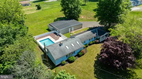 6411 Carlisle Rd, Dover, PA 17315