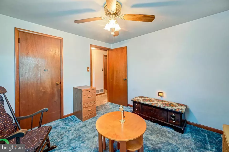 Bedroom - 2067 Stoverstown Rd, Spring Grove, PA 17362 photo 3 of 5