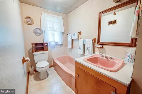 Bath - 2067 Stoverstown Rd, Spring Grove, PA 17362 photo 1 of 2
