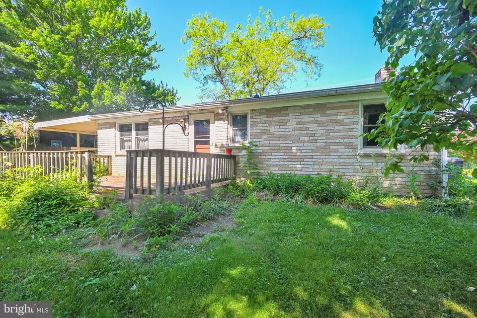 Exterior - 2067 Stoverstown Rd, Spring Grove, PA 17362 photo 3 of 5