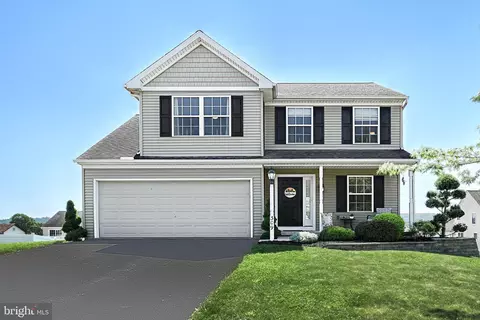 309 Torrey Pines Dr, Mount Wolf, PA 17347