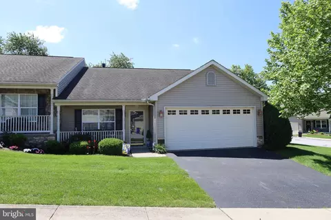 100 Saddlebred Dr, Red Lion, PA 17356