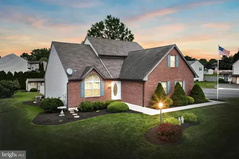 129 Winston Dr, York, PA 17408