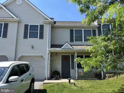 19 Riverview Dr, Wrightsville, PA 17368
