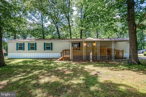 122 Oak Leaf Dr, Windsor, PA 17366