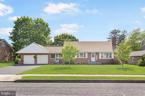 111 Park Heights Blvd, Hanover, PA 17331