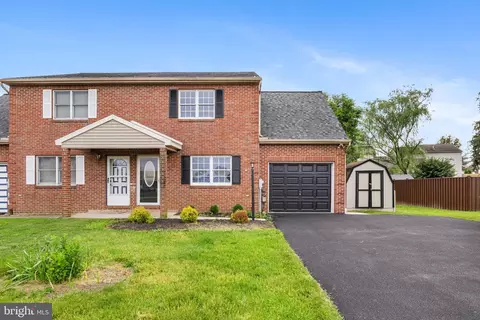 2980 Oakland Rd, Dover, PA 17315