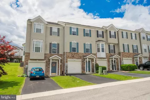 3596 Cannon Ln, York, PA 17408