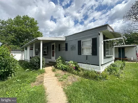 4 Lawson Ct, York, PA 17408