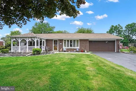 5 Virginia Ave, Shrewsbury, PA 17361