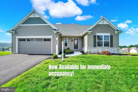 448 Springhouse Ln, York, PA 17406