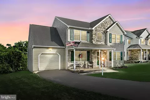 3920 Lyn Cir, Dover, PA 17315