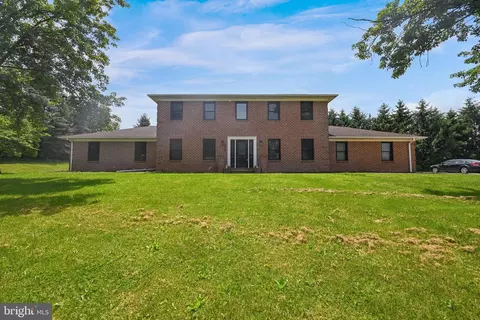 2265 Baker Rd, York, PA 17408