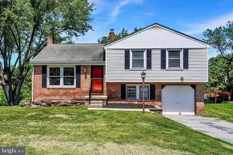 665 Hammond Rd, York, PA 17406