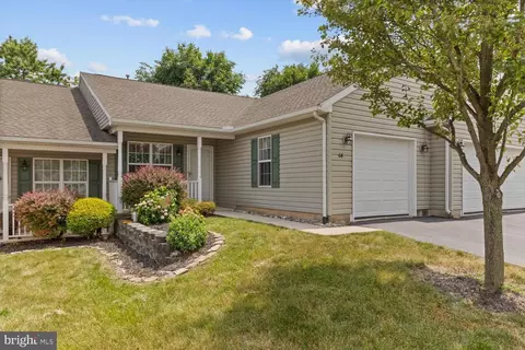64 Hagarman Dr #64, York, PA 17408