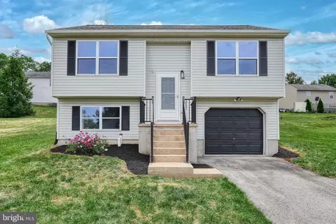 292 Edinburgh Rd, York, PA 17406