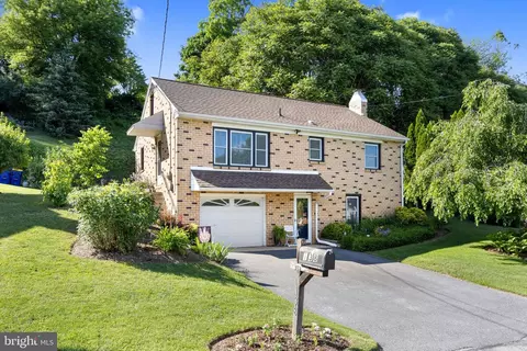 138 Pine St, Glen Rock, PA 17327