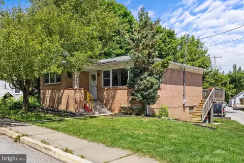 7 N Camp St, Windsor, PA 17366