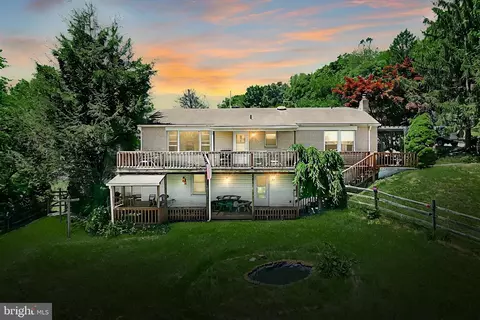 65 Pine St, Glen Rock, PA 17327