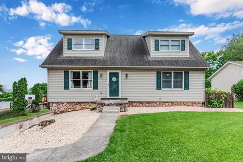 474 Big Sky Dr, Etters, PA 17319