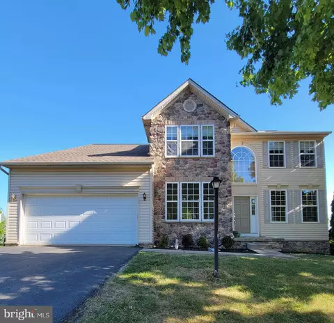1029 Glen View Dr, York, PA 17403