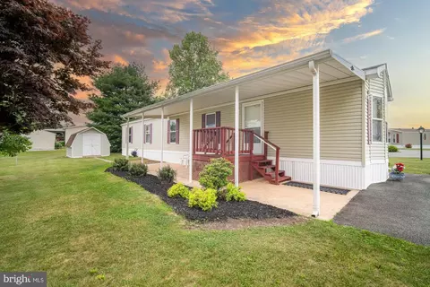 121 Lisa Cir, York, PA 17406