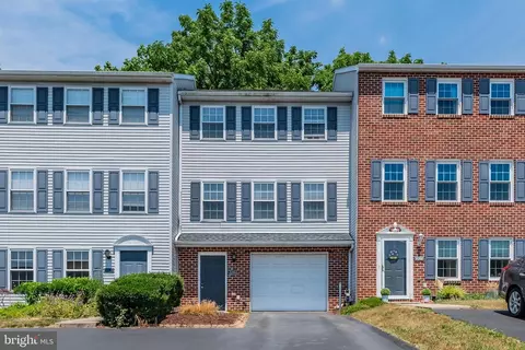 2266 N Point Dr, York, PA 17406