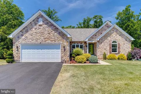 618 Misty Hill Dr, Delta, PA 17314