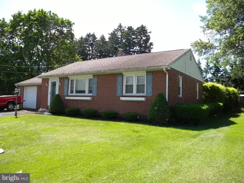 405 Mountain Rd, Dillsburg, PA 17019