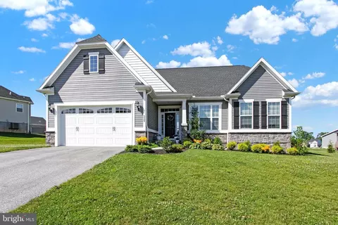 225 Ripple Dr, Hanover, PA 17331