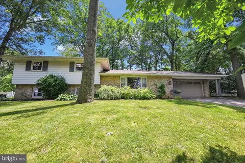 444 Blue Ridge Dr, York, PA 17402