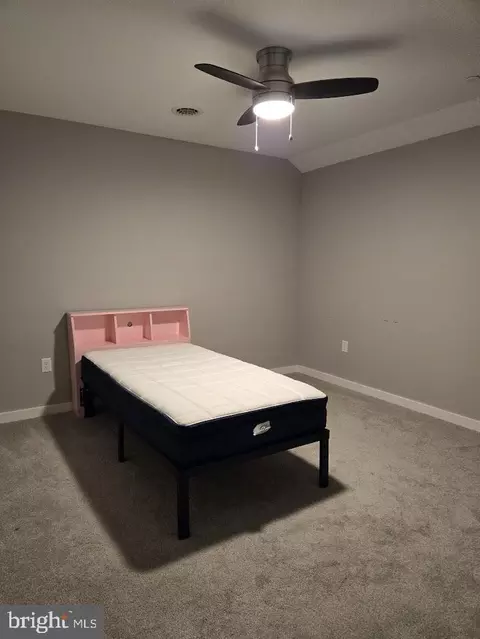 Bedroom - 664 E Walnut St, Hanover, PA 17331 photo 2 of 3