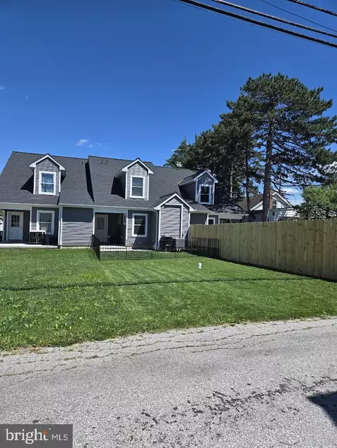Exterior - 664 E Walnut St, Hanover, PA 17331 photo 3 of 3