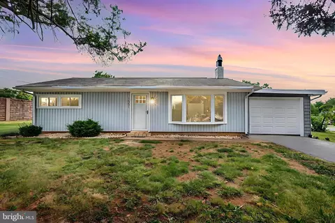1551 Devers Rd, York, PA 17404