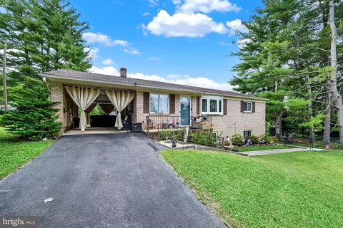 15503 Magnolia Dr, New Freedom, PA 17349